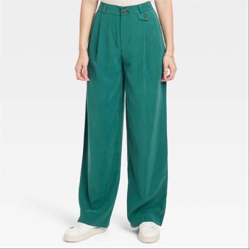 Women’s high-rise baggy trousers